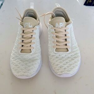 APL Techloom Phantom